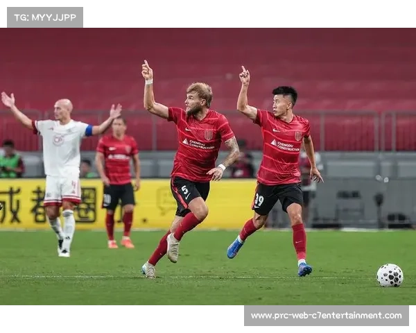 上海海港稳居榜首成都蓉城紧追不舍争冠格局日趋白热化