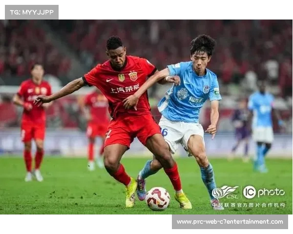 上海海港客场胜大连英博，实现中超三连冠